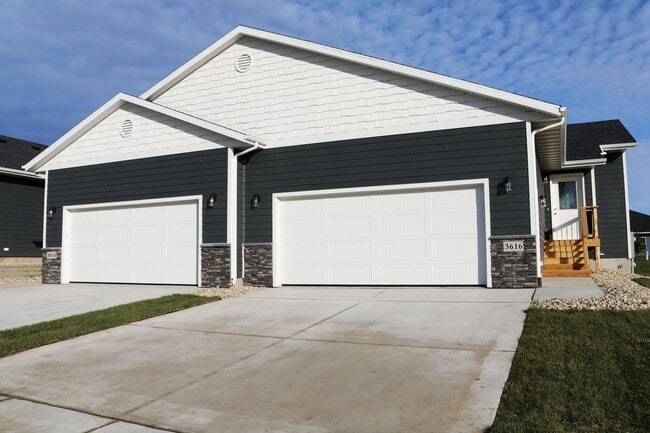 property at 3616 S Outfield Cir