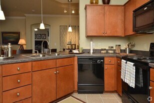 1399 S Loop W in Houston, TX - Building Photo