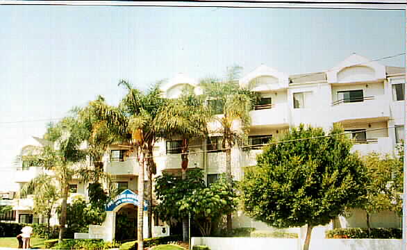 Decro Long Beach in Long Beach, CA - Foto de edificio - Building Photo