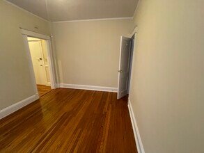 12 Woodstock Ave, Unit 5 in Boston, MA - Foto de edificio - Building Photo
