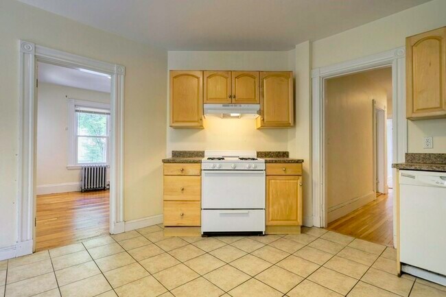 1588 Cambridge St, Unit #3 in Cambridge, MA - Building Photo - Building Photo