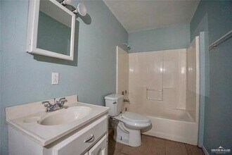 104 Carlotta St, Unit 2 in Mission, TX - Building Photo - Building Photo