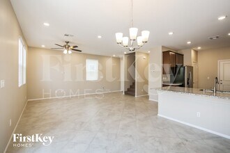 1232 Carved Terrace Ave, Unit 012 in North Las Vegas, NV - Foto de edificio - Building Photo