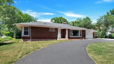 11460 73rd Pl in Burr Ridge, IL - Building Photo - Building Photo