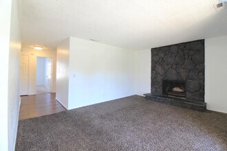 6809 W Kennewick Ave in Kennewick, WA - Building Photo - Building Photo