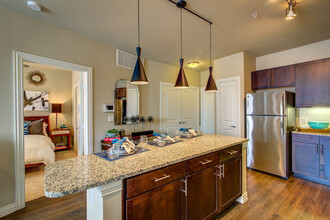 Keller Springs Crossing in Carrollton, TX - Building Photo - Interior Photo