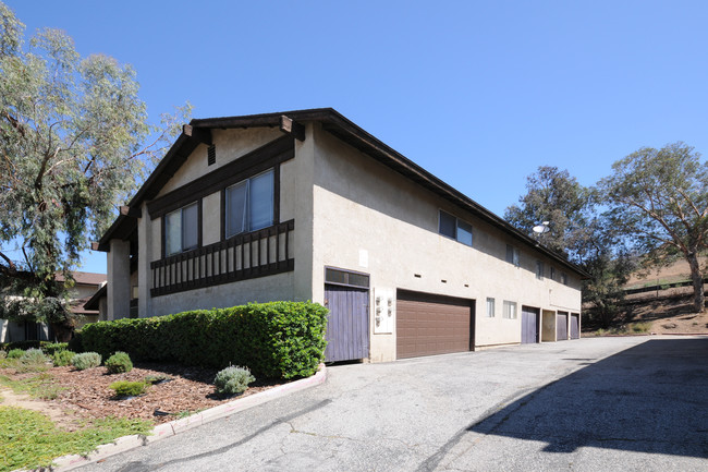 1725 E Nanette Ave in West Covina, CA - Foto de edificio - Building Photo