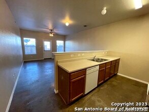 7303 Longing Trail in San Antonio, TX - Building Photo - Building Photo