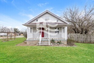 8967 Cam Dr in Carlisle, OH - Building Photo