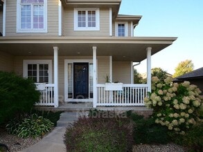 2003 Crest Ridge Dr in Papillion, NE - Building Photo - Building Photo