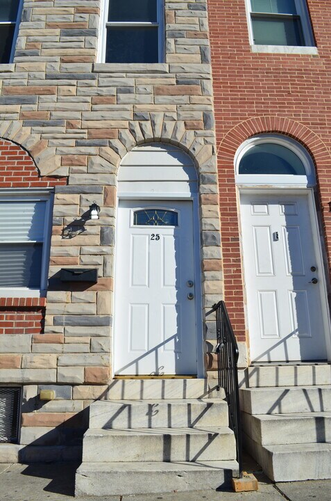 25 S Highland Ave in Baltimore, MD - Building Photo