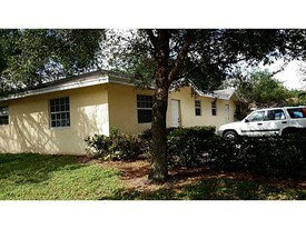 3 Units in Hollywood, FL - Building Photo