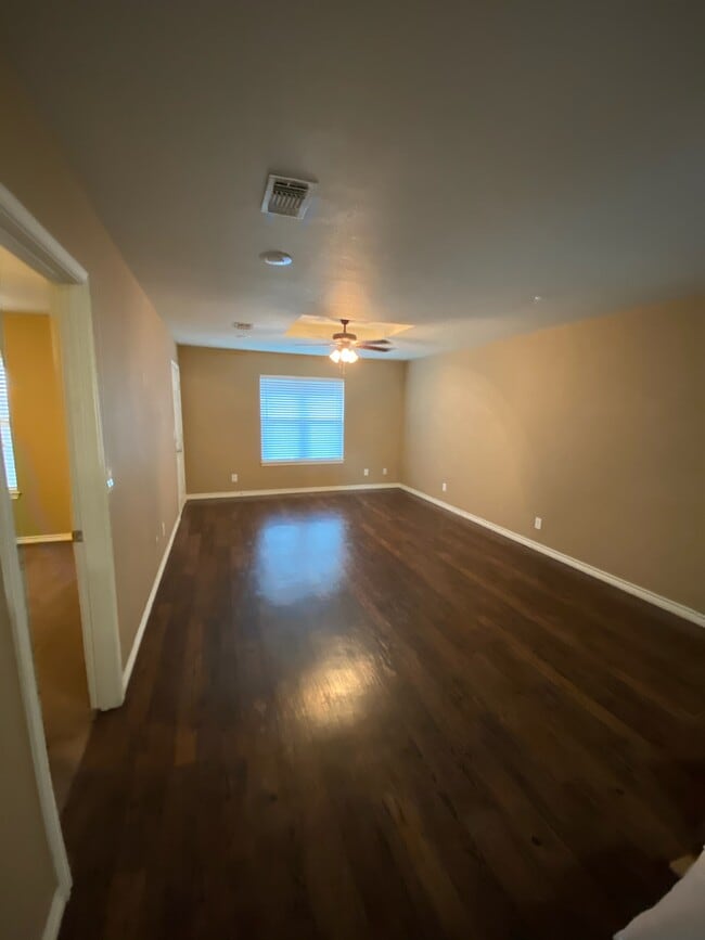 4285 Castlegate Dr, Unit 4285 in Paris, TX - Foto de edificio - Building Photo