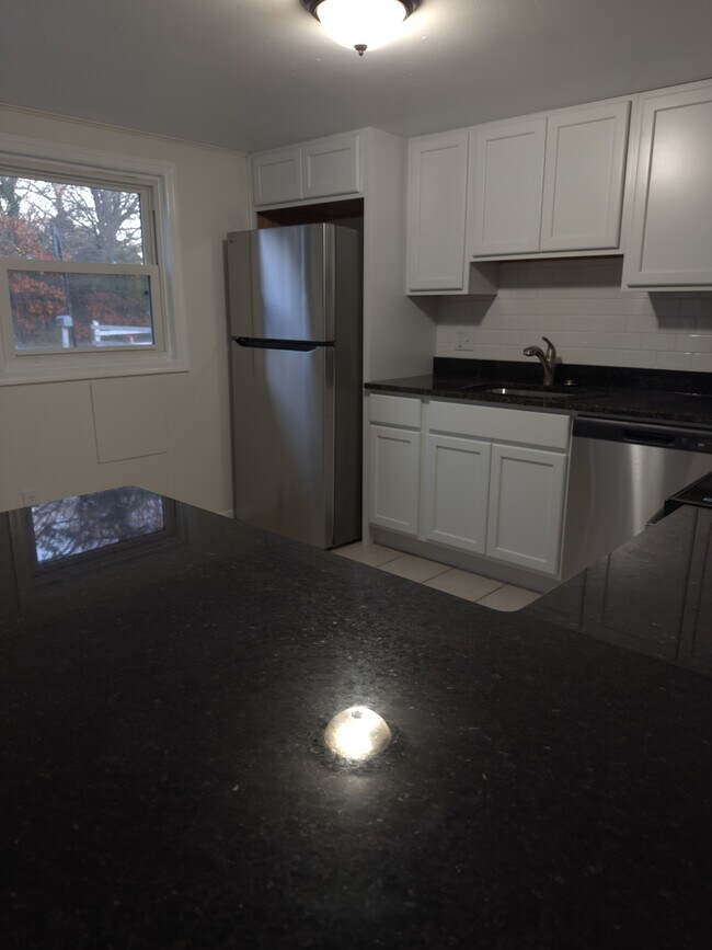 1108 Loretta Ave, Unit 5 in Mays Landing, NJ - Foto de edificio - Building Photo