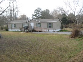 124 Angie Dr in Toney, AL - Building Photo