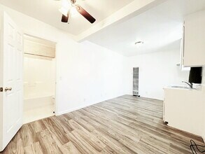 950 Clela Ave in East Los Angeles, CA - Building Photo - Building Photo