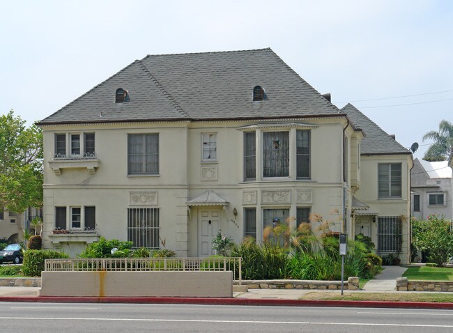 6400 W Olympic Blvd in Los Angeles, CA - Building Photo - Building Photo