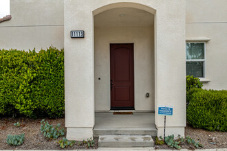 Candlewood Villas in Whittier, CA - Foto de edificio - Building Photo