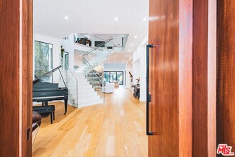 748 N Detroit St in Los Angeles, CA - Building Photo - Building Photo