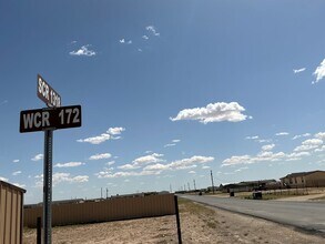 14312 W County Rd 172 in Odessa, TX - Foto de edificio - Building Photo