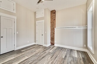 1600 Bardstown Rd, Unit 1958 Bonnycastle in Louisville, KY - Building Photo - Building Photo