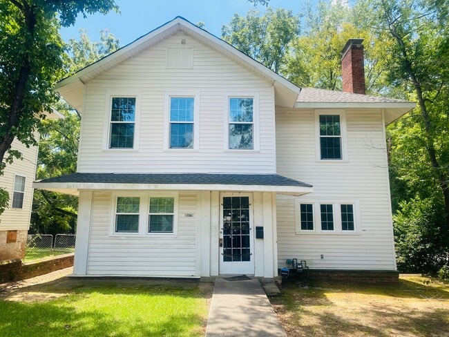 property at 2500 Preston St