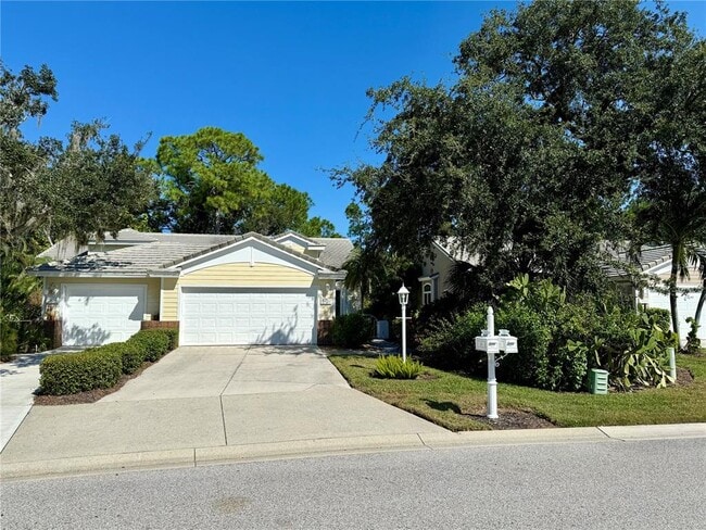 property at 7628 Whitebridge Glen