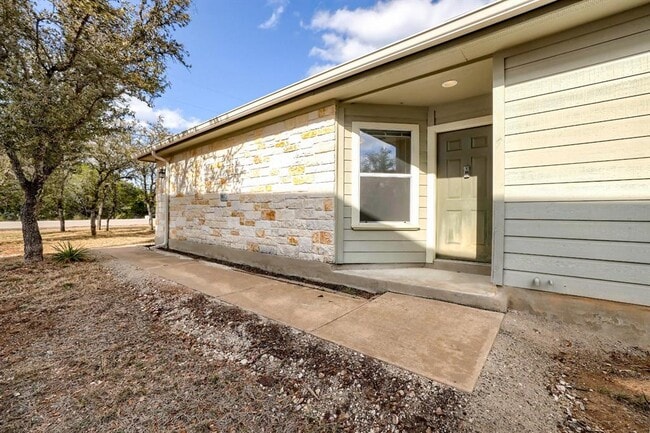 21501 Boggy Ford Rd in Lago Vista, TX - Building Photo - Building Photo