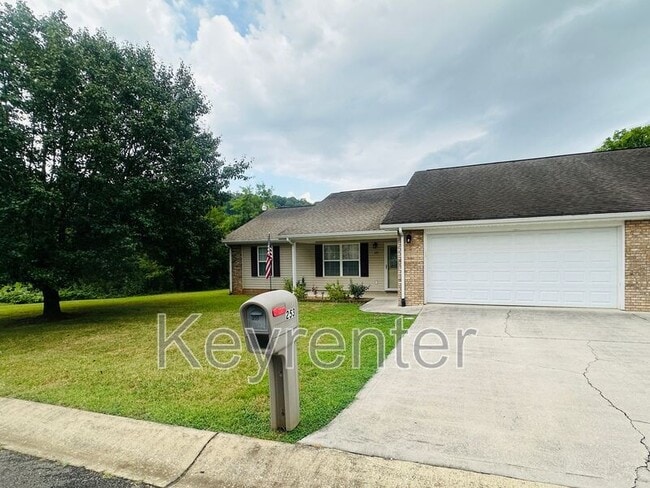 253 Dumplin Ln in Sevierville, TN - Building Photo - Building Photo