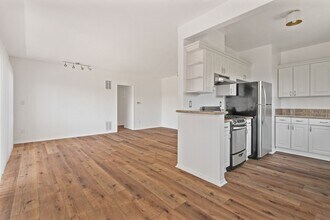 1241 9th St, Unit 5 in Santa Monica, CA - Foto de edificio - Building Photo