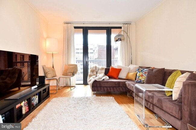property at 616 E St NW