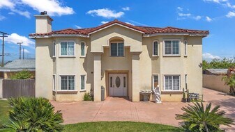 5246 N Gareloch Ave in Azusa, CA - Building Photo