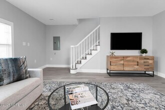 33 Grove Pl in Keansburg, NJ - Building Photo - Building Photo