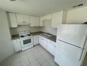 5321 Avery Rd in New Port Richey, FL - Building Photo - Building Photo
