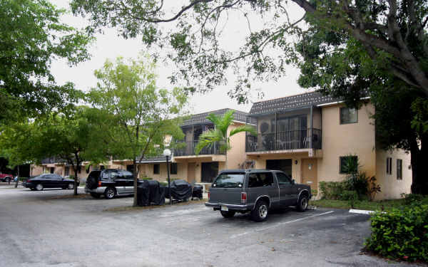 1005-1045 S Flagler Ave in Pompano Beach, FL - Building Photo - Building Photo