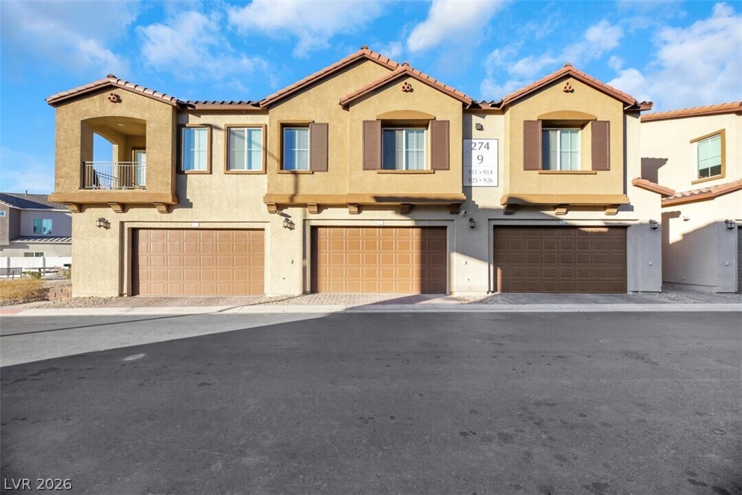 274 Luna Valley Wy in Henderson, NV - Building Photo