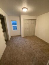 7761 SE Otty St in Milwaukie, OR - Building Photo - Building Photo