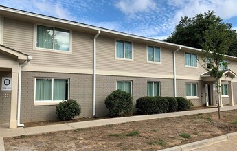 Magnolia Court in Augusta, GA - Foto de edificio - Building Photo