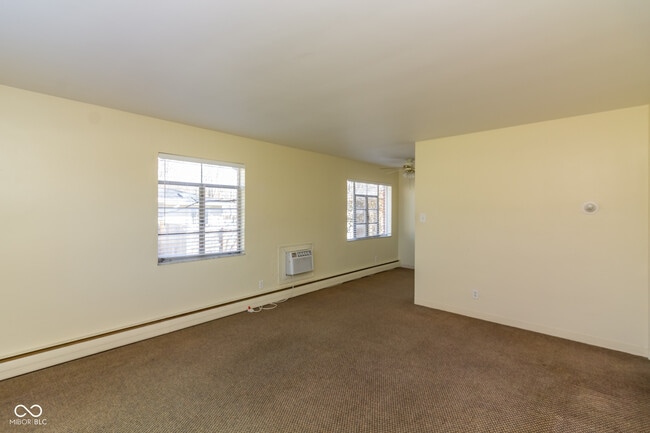 701 Brewer Pl in Greenwood, IN - Building Photo - Building Photo