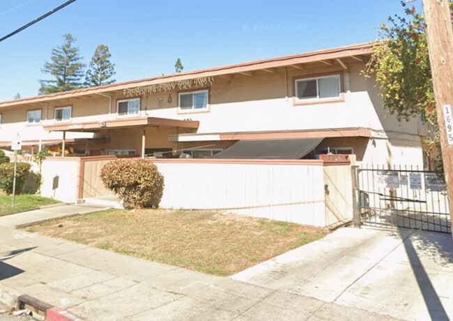 22390 Salwan Pl