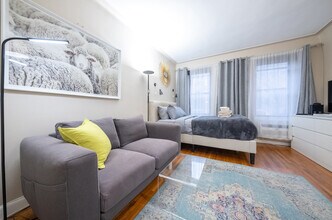 328 E 74th St in New York, NY - Building Photo - Building Photo
