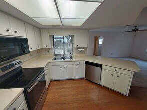 5834 Monroe Rd in Venice, FL - Building Photo - Building Photo