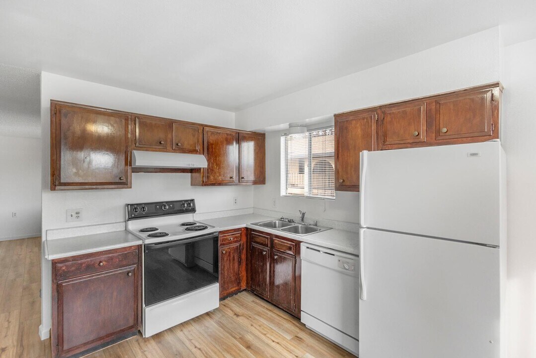 12908 Constitution Ave NE-Unit -Apt 4 in Albuquerque, NM - Building Photo