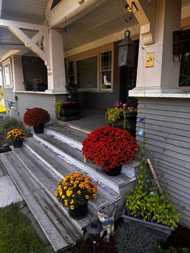 3004 N Lincoln St in Spokane, WA - Building Photo - Building Photo