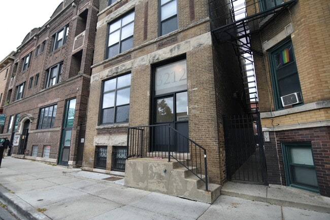 property at 3212 N Halsted St