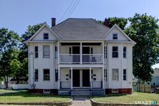 85 Spruce St in Manchester, CT - Building Photo