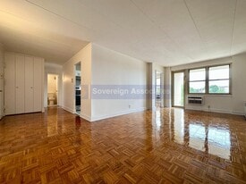 30 Park Ave in Mount Vernon, NY - Building Photo