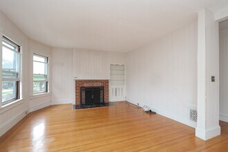 61 Washington Rd in Springfield, MA - Building Photo - Building Photo