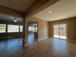 1073 Kumara St in Manteca, CA - Building Photo - Building Photo