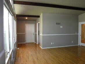 6021 Chestnut Dr in Boise, ID - Building Photo - Building Photo